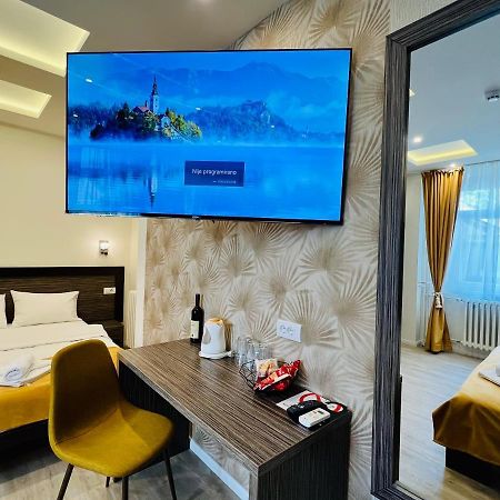 Side One Design Hotel Garni Beograd Eksteriør billede